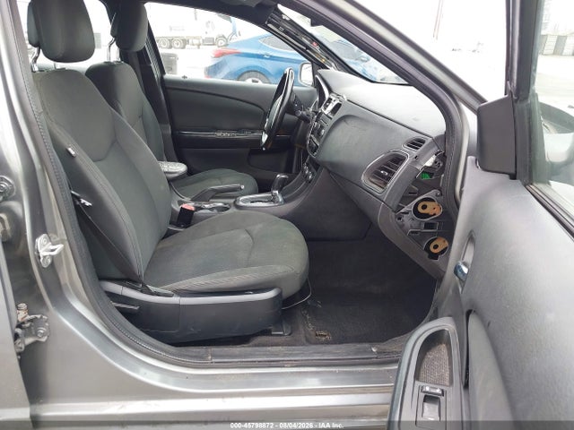 45798872 :رقم المزاد ، 1C3CCBBB7CN120632 vin ، 2012 Chrysler 200 Touring مزاد بيع
