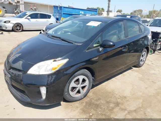 Toyota Prius Two 2015 JTDKN3DU6F0420010 Image 2