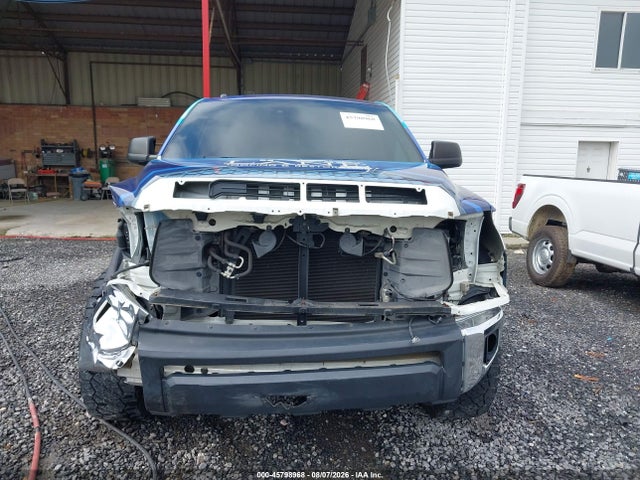 5TFDW5F19JX740989 Toyota Tundra Sr5 5.7l V8