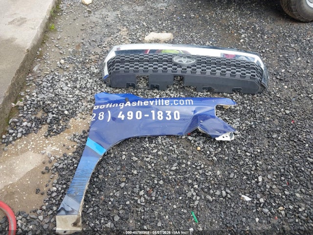 5TFDW5F19JX740989 Toyota Tundra Sr5 5.7l V8