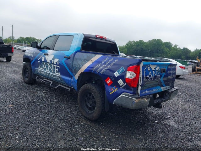 5TFDW5F19JX740989 Toyota Tundra Sr5 5.7l V8