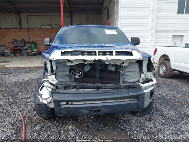 5TFDW5F19JX740989 Toyota Tundra Sr5 5.7l V8