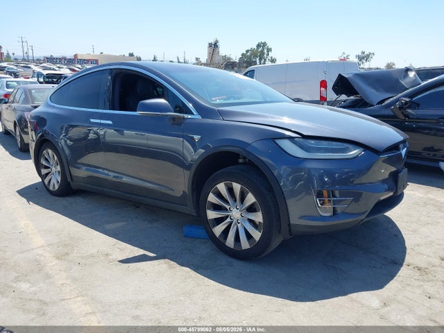 Tesla Model X 100d/75d/long Range 2019 5YJXCBE25KF182052 main image
