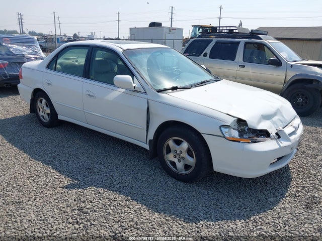 Auction sale of the 2000 Honda Accord 3.0 Ex, vin: 1HGCG1655YA006577, lot number: 45799192