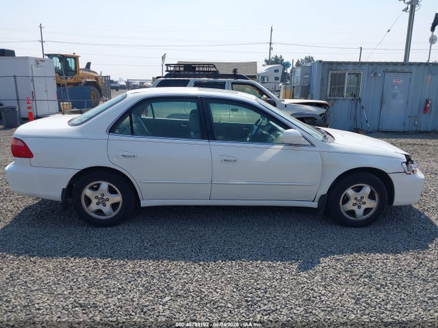 2000 Honda Accord 3.0 Ex მანქანა იყიდება აუქციონზე, vin: 1HGCG1655YA006577, აუქციონის ნომერი: 45799192