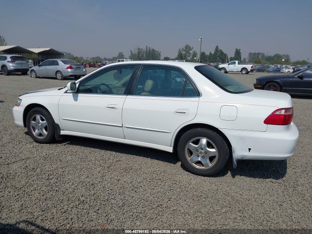 2000 Honda Accord 3.0 Ex მანქანა იყიდება აუქციონზე, vin: 1HGCG1655YA006577, აუქციონის ნომერი: 45799192