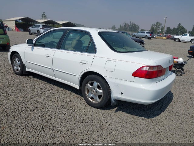 2000 Honda Accord 3.0 Ex მანქანა იყიდება აუქციონზე, vin: 1HGCG1655YA006577, აუქციონის ნომერი: 45799192