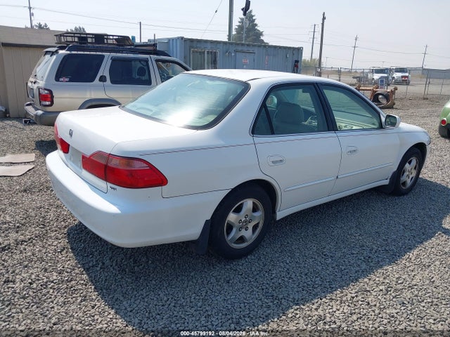 2000 Honda Accord 3.0 Ex მანქანა იყიდება აუქციონზე, vin: 1HGCG1655YA006577, აუქციონის ნომერი: 45799192