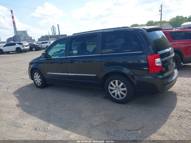 2016 Chrysler Town & Country Touring მანქანა იყიდება აუქციონზე, vin: 2C4RC1BG8GR148752, აუქციონის ნომერი: 45799320