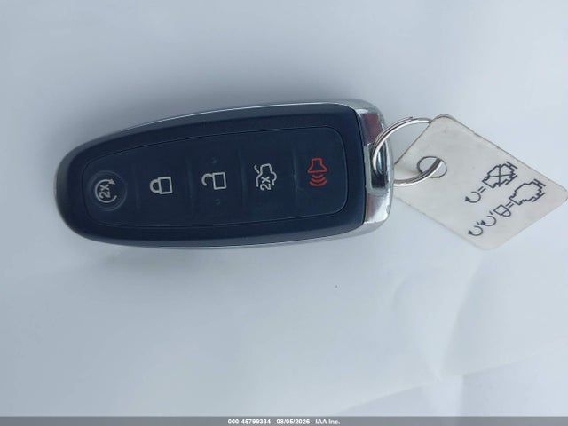 45799334 :رقم المزاد ، 1FMCU0JX0FUB39006 vin ، 2015 Ford Escape Titanium مزاد بيع