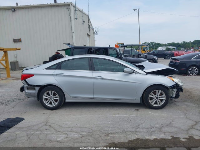 45799524 :رقم المزاد ، 5NPEB4AC2DH728086 vin ، 2013 Hyundai Sonata Gls مزاد بيع