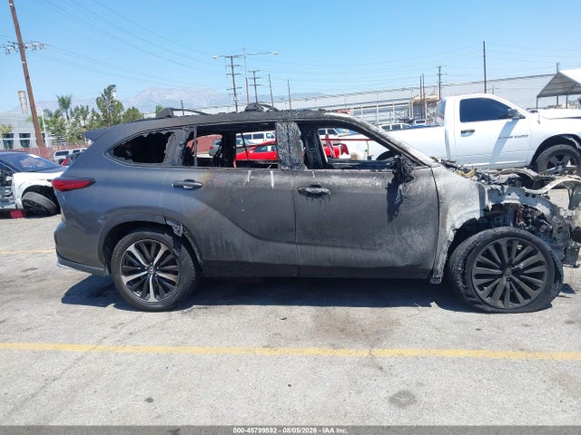 Toyota Highlander Xse 2022 5TDJZRAH7NS090142 Image 13