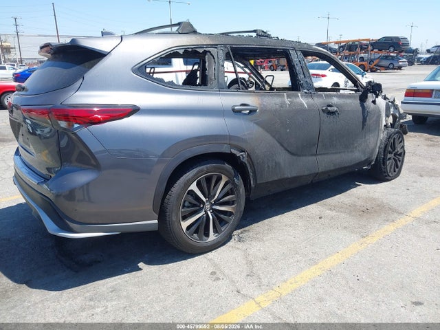 Toyota Highlander Xse 2022 5TDJZRAH7NS090142 Image 4