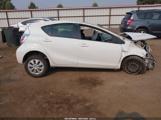 Toyota Prius C Two 2014 JTDKDTB30E1561371 Image 14