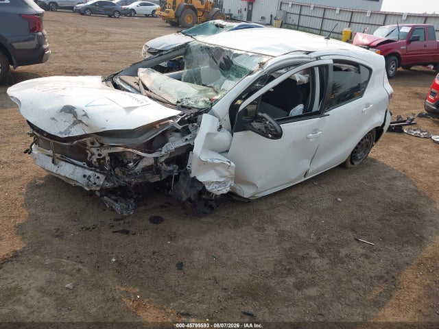 Toyota Prius C Two 2014 JTDKDTB30E1561371 Image 2