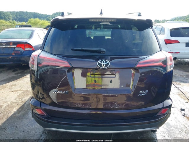 2018 Toyota Rav4 Xle მანქანა იყიდება აუქციონზე, vin: 2T3RFREV9JW821366, აუქციონის ნომერი: 45799640