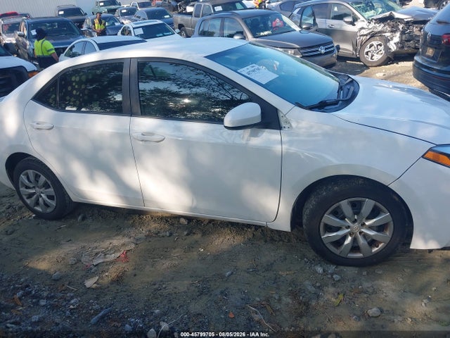 45799705 :رقم المزاد ، 2T1BURHE9FC341641 vin ، 2015 Toyota Corolla Le مزاد بيع