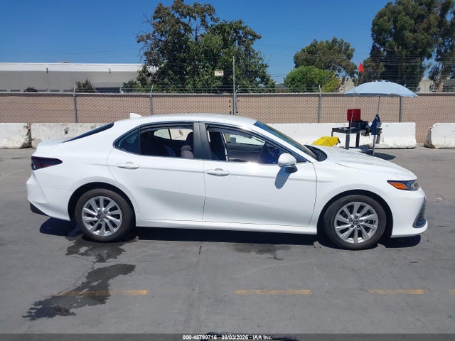 4T1R11AK8RU886970 Toyota CAMRY LE