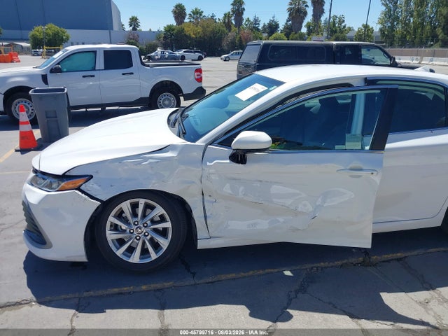 4T1R11AK8RU886970 Toyota CAMRY LE