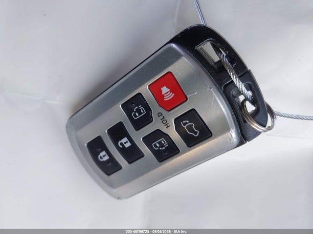 5TDYK3DC9FS672437 Toyota Sienna Xle Premium 8 Passenger