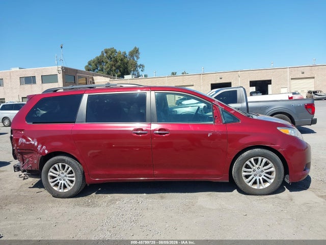 5TDYK3DC9FS672437 Toyota Sienna Xle Premium 8 Passenger