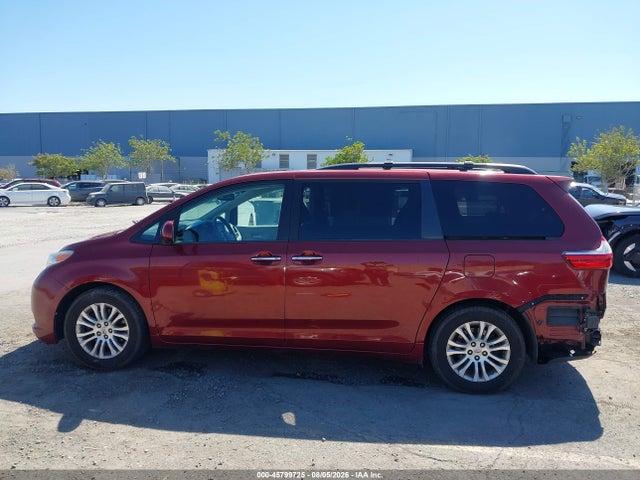 5TDYK3DC9FS672437 Toyota Sienna Xle Premium 8 Passenger