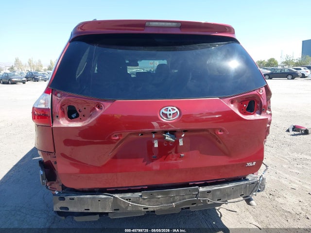 5TDYK3DC9FS672437 Toyota Sienna Xle Premium 8 Passenger