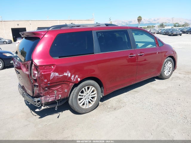 5TDYK3DC9FS672437 Toyota Sienna Xle Premium 8 Passenger