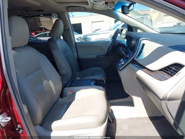 5TDYK3DC9FS672437 Toyota Sienna Xle Premium 8 Passenger