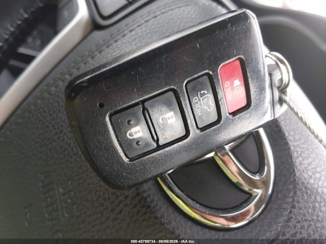 Продажа на аукционе авто 2019 Toyota Highlander Xle, vin: 5TDJZRFH9KS627503, номер лота: 45799734