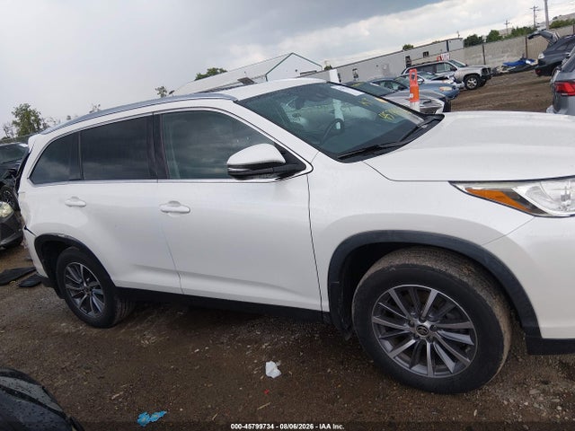 Продажа на аукционе авто 2019 Toyota Highlander Xle, vin: 5TDJZRFH9KS627503, номер лота: 45799734