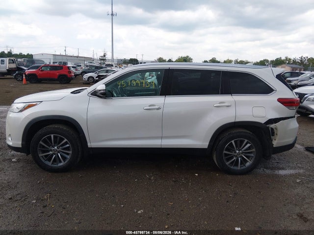 Продажа на аукционе авто 2019 Toyota Highlander Xle, vin: 5TDJZRFH9KS627503, номер лота: 45799734