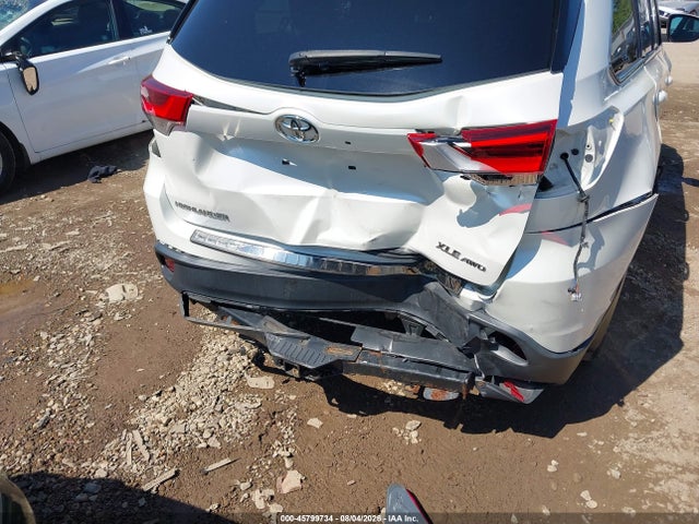Продажа на аукционе авто 2019 Toyota Highlander Xle, vin: 5TDJZRFH9KS627503, номер лота: 45799734
