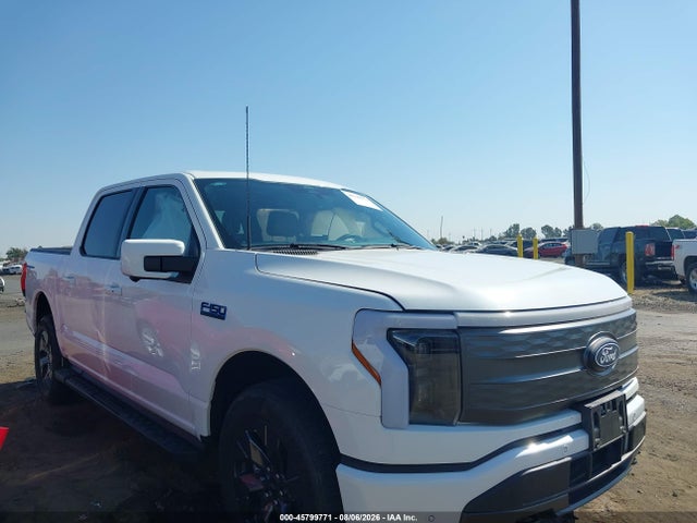 Ford F-150 Lightning Lariat 2024 1FT6W5L76RWG02359 Image 13