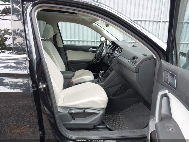 Продаж на аукціоні авто 2018 Volkswagen Tiguan 2.0t Se/2.0t Sel, vin: 3VV3B7AX8JM073502, номер лоту: 45799773