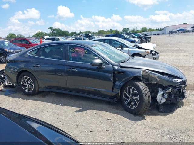 2026 Hyundai Sonata Hybrid Blue მანქანა იყიდება აუქციონზე, vin: KMHL24JJXTA141593, აუქციონის ნომერი: 45799815