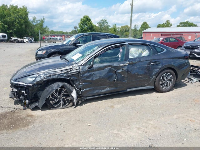 2026 Hyundai Sonata Hybrid Blue მანქანა იყიდება აუქციონზე, vin: KMHL24JJXTA141593, აუქციონის ნომერი: 45799815