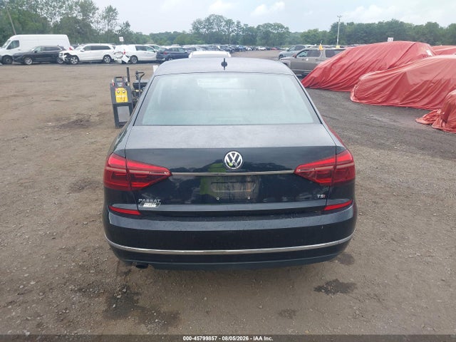 Продажа на аукционе авто 2017 Volkswagen Passat 1.8t S, vin: 1VWAT7A33HC015970, номер лота: 45799857