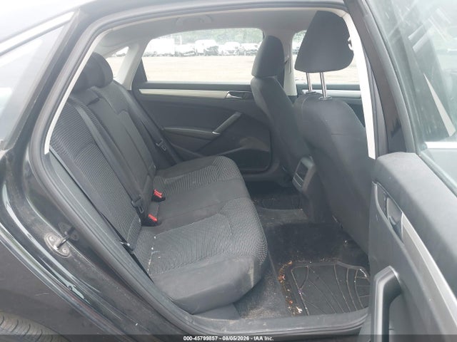 Продажа на аукционе авто 2017 Volkswagen Passat 1.8t S, vin: 1VWAT7A33HC015970, номер лота: 45799857