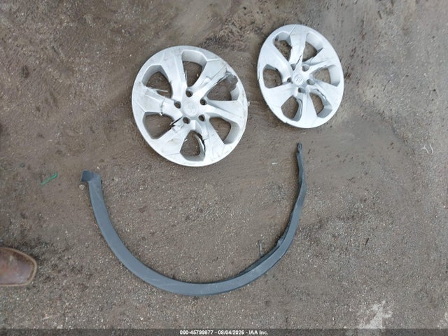 2T3H1RFVXMW166566 Toyota RAV4 LE