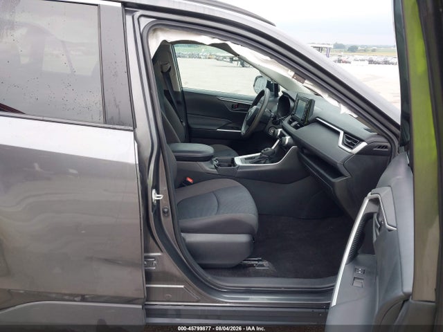 2T3H1RFVXMW166566 Toyota RAV4 LE