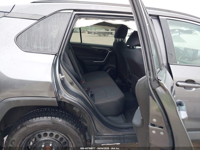 2T3H1RFVXMW166566 Toyota RAV4 LE