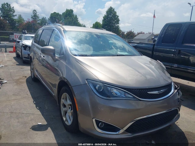 Продажа на аукционе авто 2017 Chrysler Pacifica Touring-l Plus, vin: 2C4RC1EG9HR570509, номер лота: 45799914