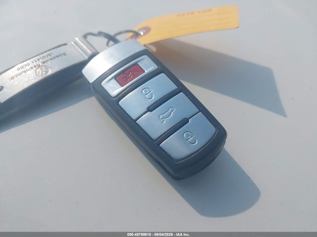 2010 Volkswagen Passat Komfort მანქანა იყიდება აუქციონზე, vin: WVWJK7AN7AP035676, აუქციონის ნომერი: 45799918