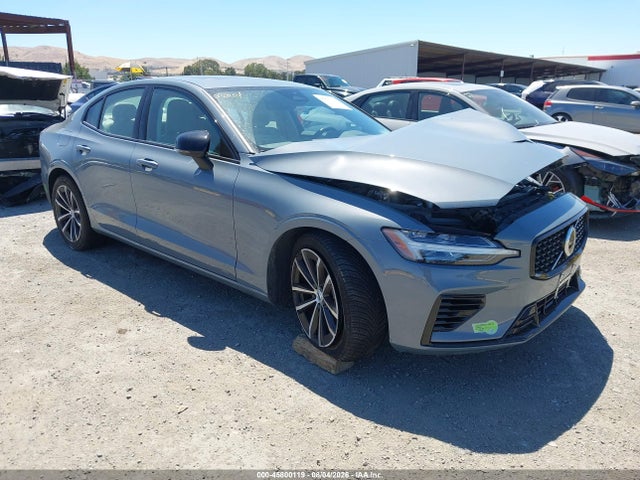 45800119 :رقم المزاد ، 7JRH60FK9PG231086 vin ، 2023 Volvo S60 Recharge Plug-in Hybrid T8 Core Dark Theme مزاد بيع