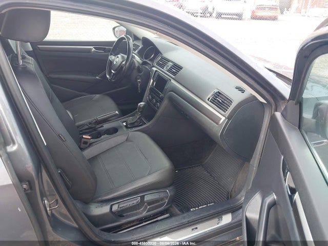 Продаж на аукціоні авто 2017 Volkswagen Passat 1.8t R-line, vin: 1VWDT7A34HC050451, номер лоту: 45800230