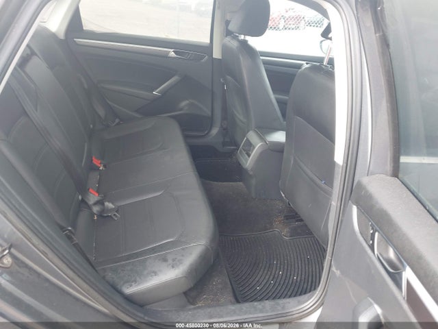 Продаж на аукціоні авто 2017 Volkswagen Passat 1.8t R-line, vin: 1VWDT7A34HC050451, номер лоту: 45800230