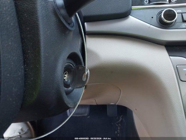 KMHD84LF5HU404686 Hyundai ELANTRA SE
