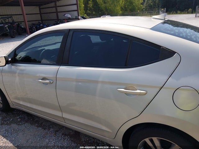 KMHD84LF5HU404686 Hyundai ELANTRA SE