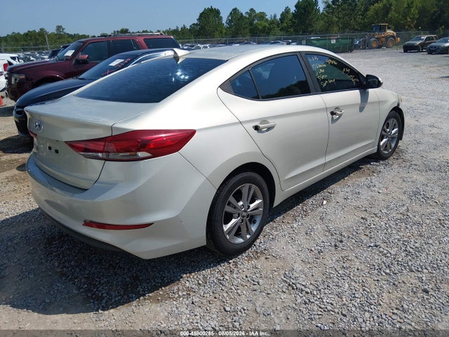 KMHD84LF5HU404686 Hyundai ELANTRA SE